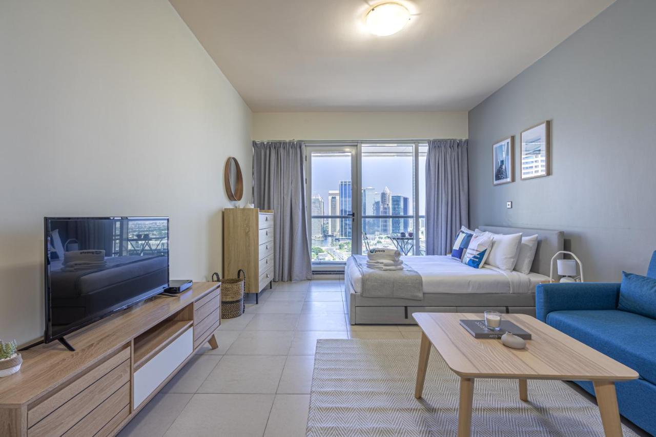 Higuests - Modern Studio With Incredible City Skyline View Дубай Екстериор снимка