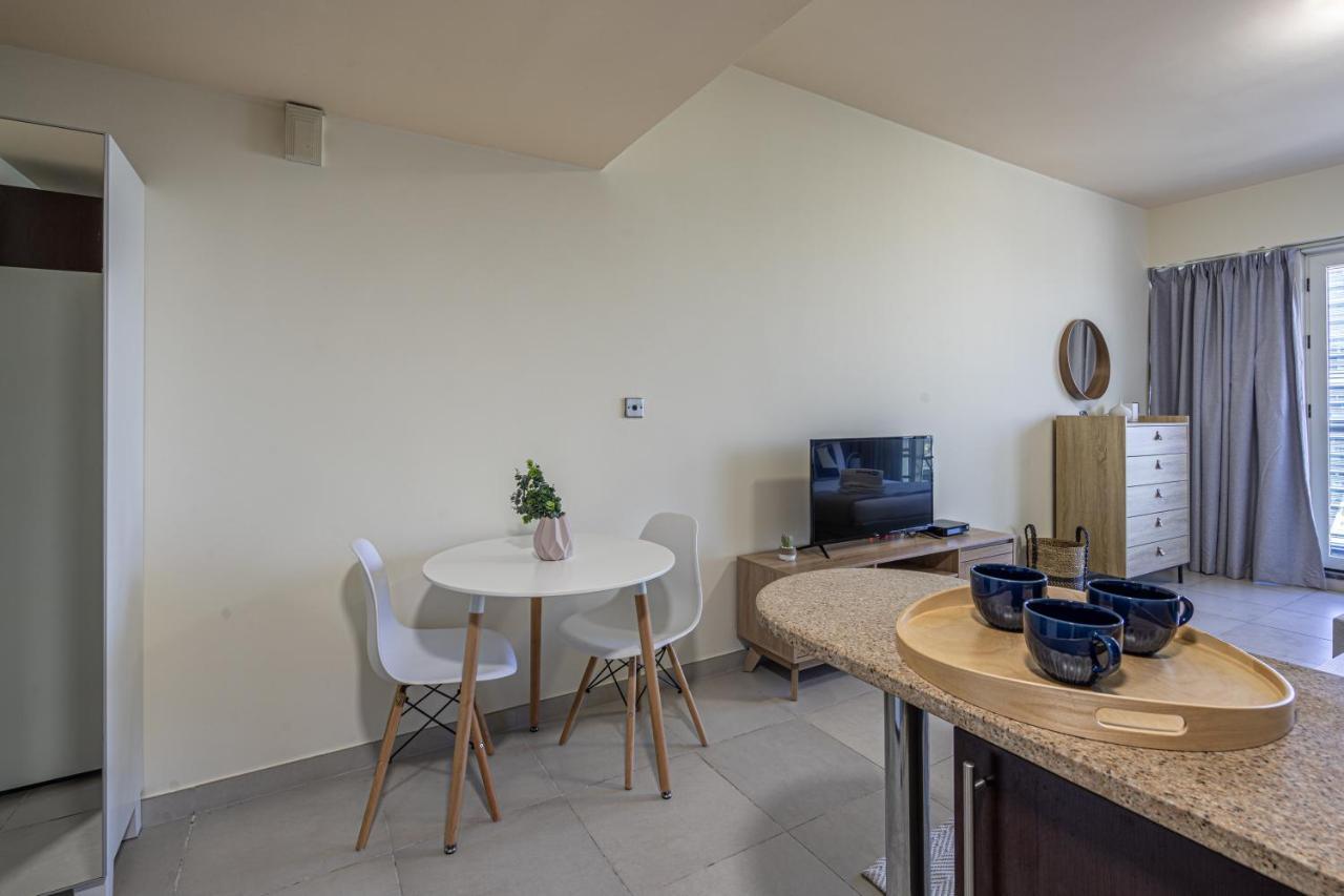 Higuests - Modern Studio With Incredible City Skyline View Дубай Екстериор снимка